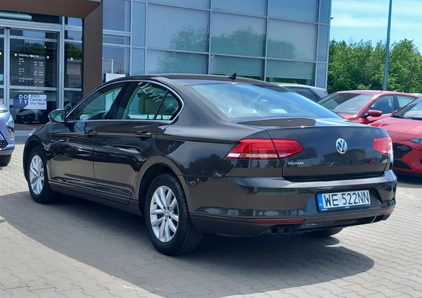 Volkswagen Passat cena 69900 przebieg: 135298, rok produkcji 2016 z Koniecpol małe 497